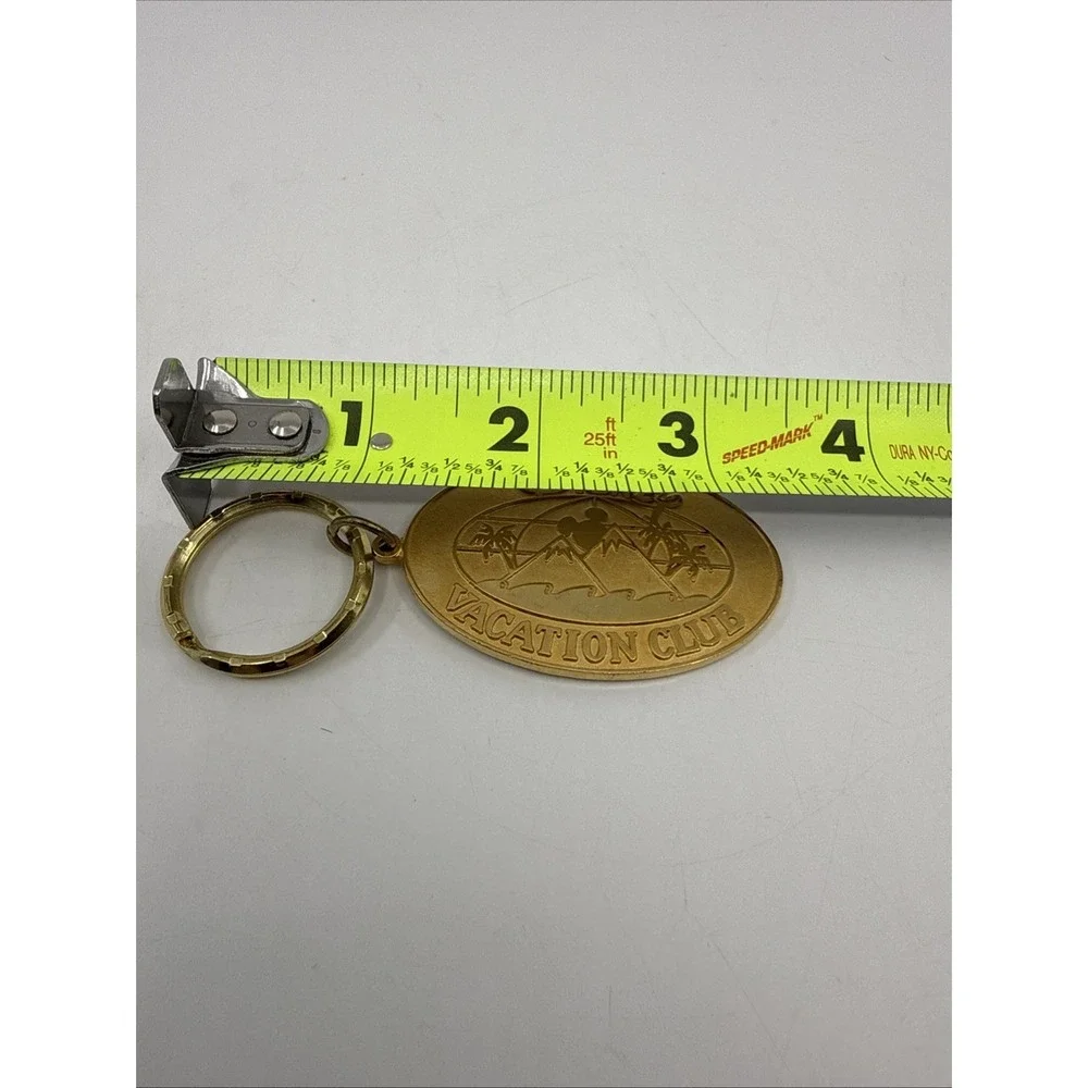 Disney Vacation Club DVC Original Logo Goldtone Keychain Bag‎ Charm